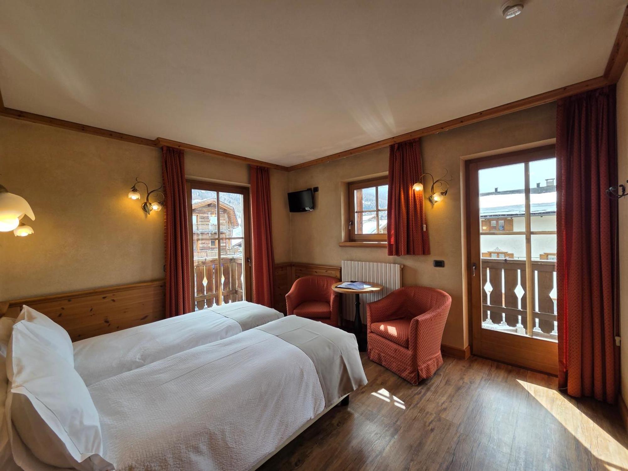 Double or Twin Room Balcony